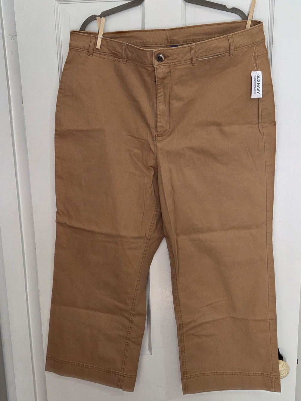 Old Navy Wide-Leg Women’s Pants in Tan